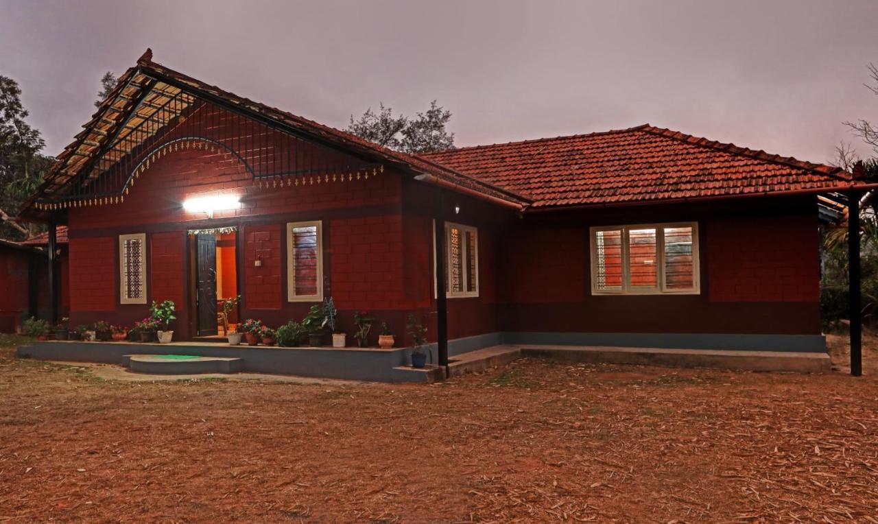 Hotel Allaranda Homestay Madikeri Extérieur photo