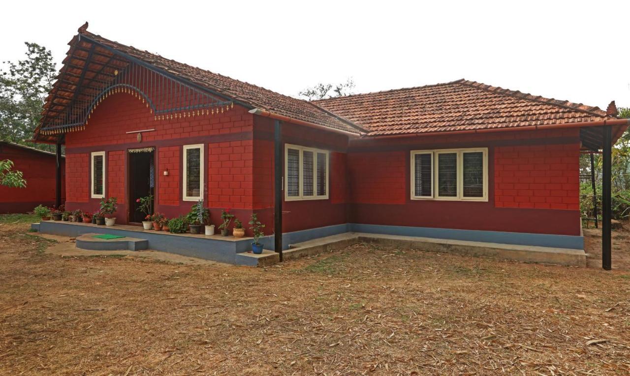 Hotel Allaranda Homestay Madikeri Extérieur photo