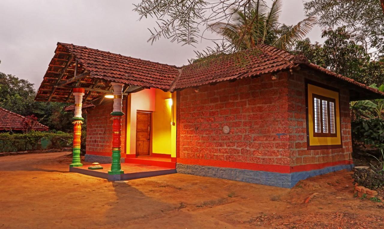 Hotel Allaranda Homestay Madikeri Extérieur photo