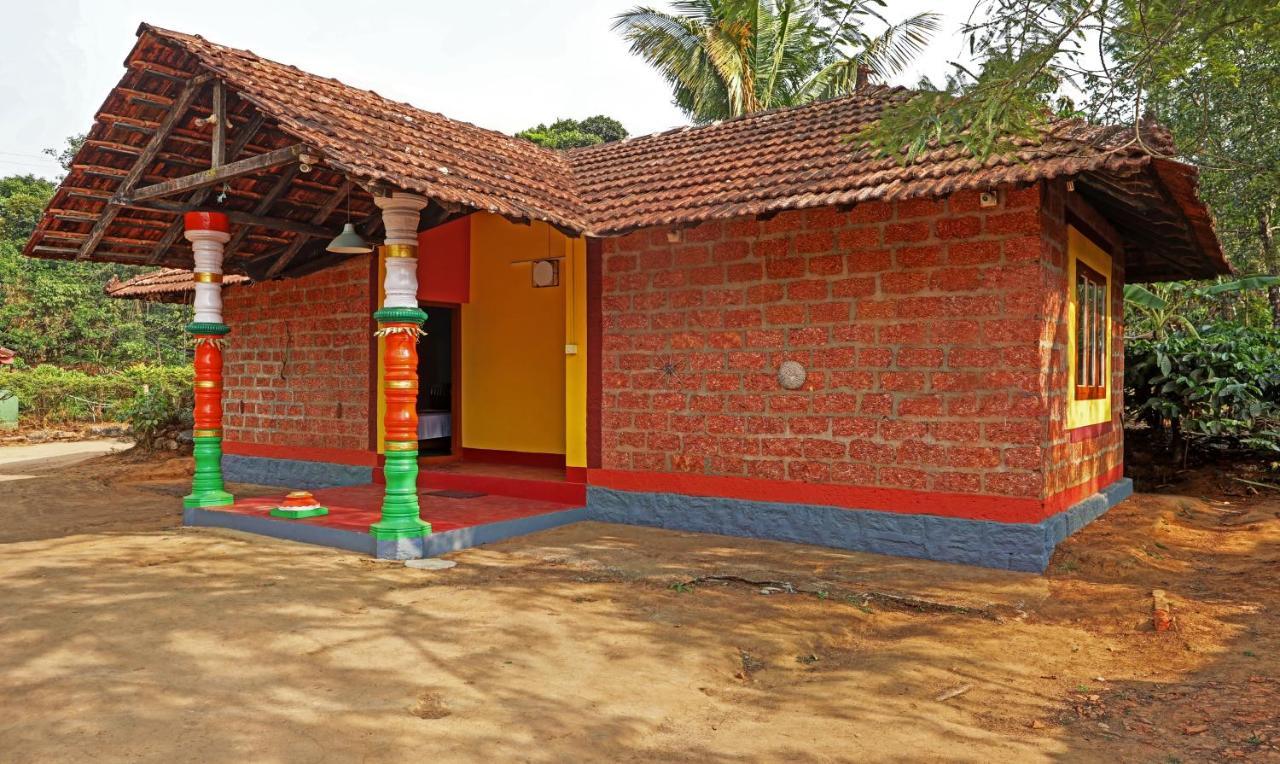 Hotel Allaranda Homestay Madikeri Extérieur photo