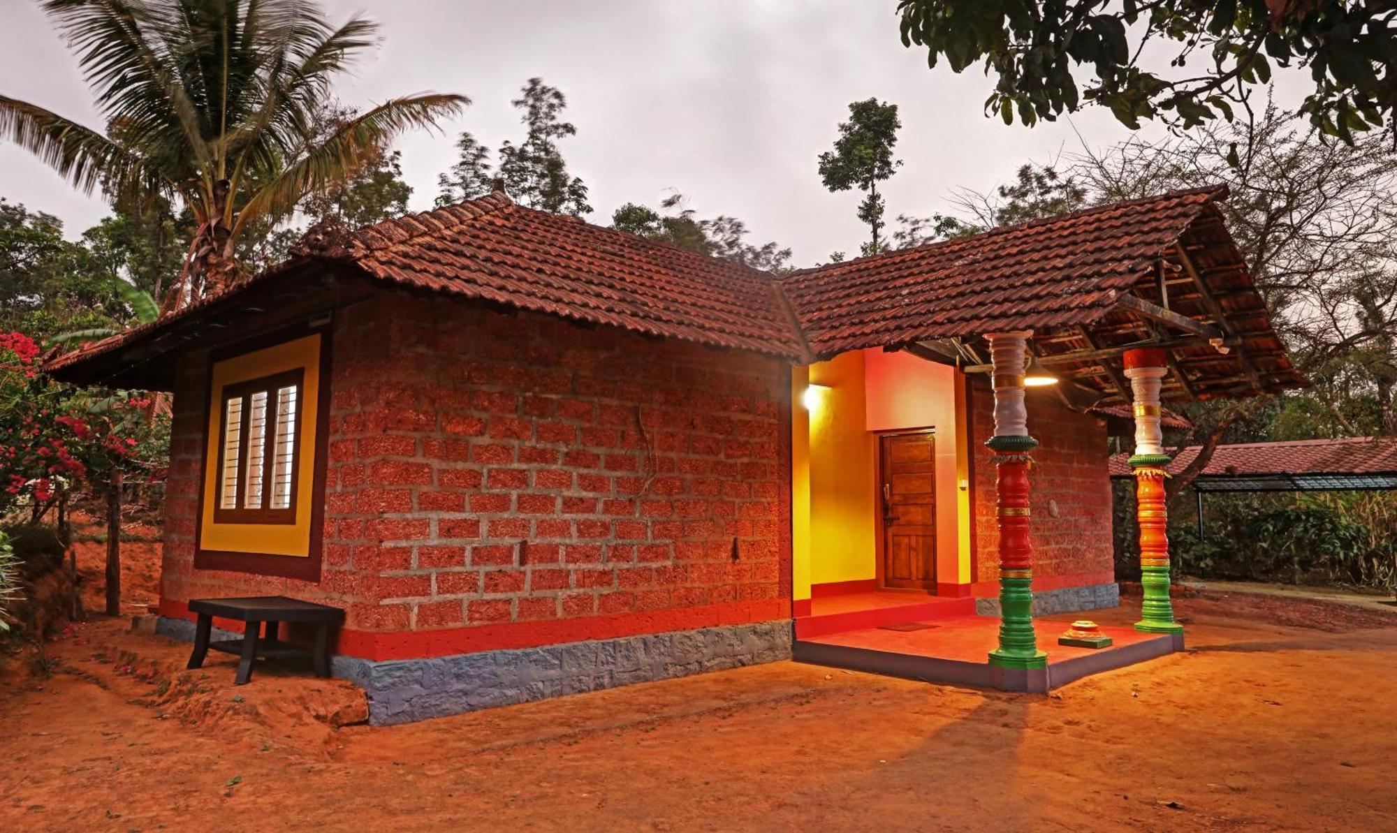 Hotel Allaranda Homestay Madikeri Extérieur photo